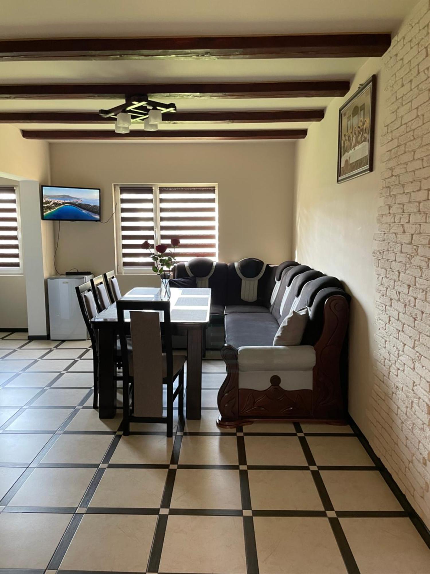 Villa Azaliya à Lazeshchyna Extérieur photo